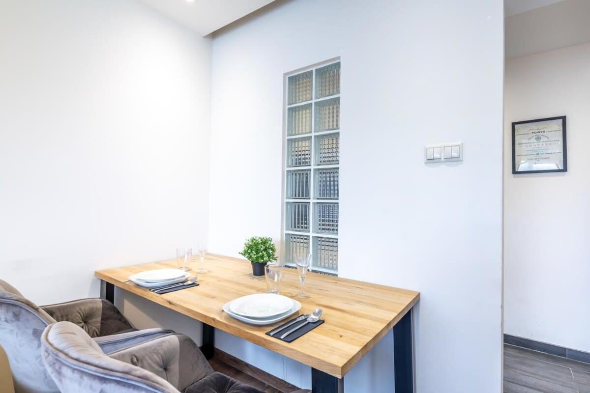 Cozy Quiet Apartment With A Balcony Budapeste Exterior foto