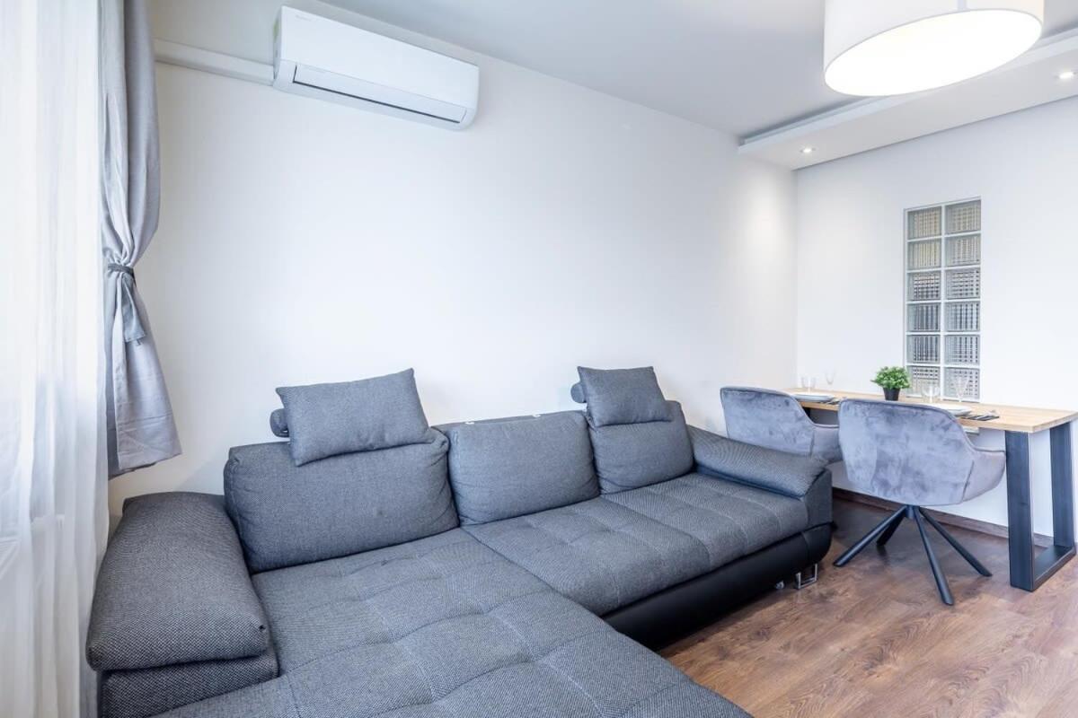 Cozy Quiet Apartment With A Balcony Budapeste Exterior foto